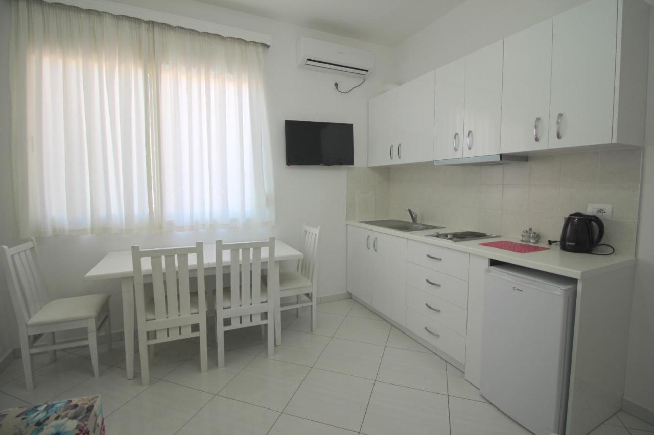 Eleana Apartments Sarande Exterior photo