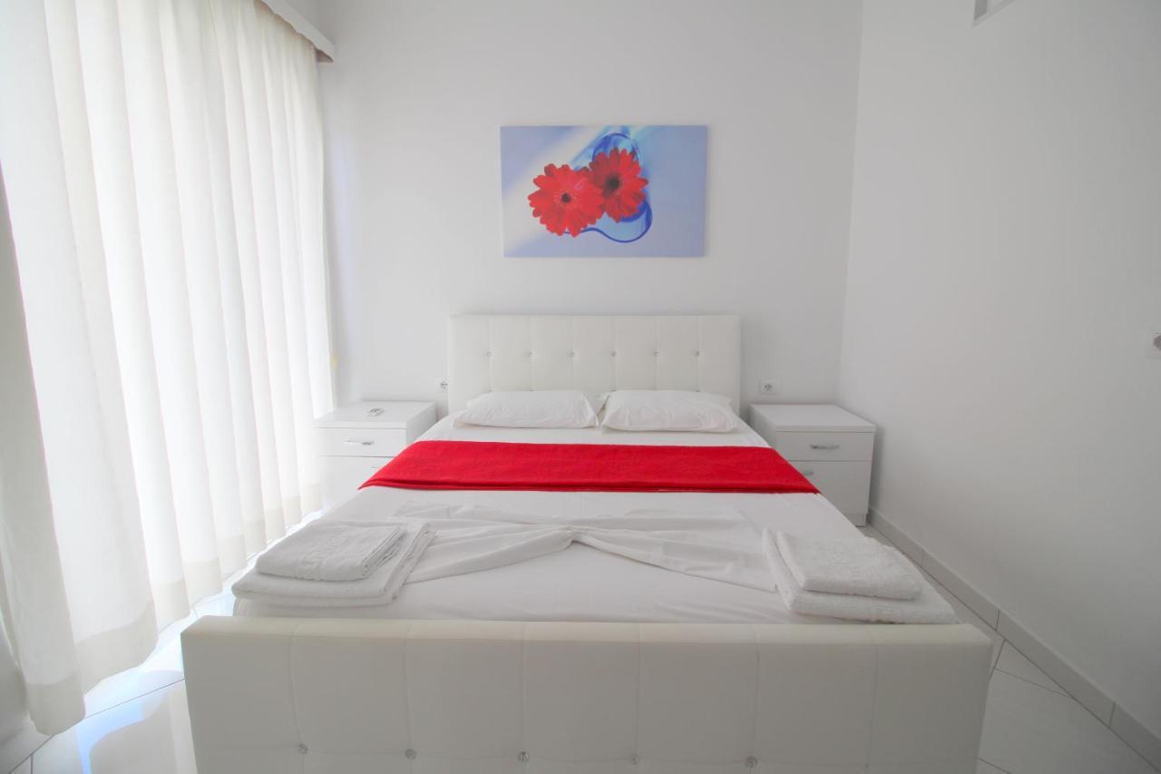Eleana Apartments Sarande Exterior photo