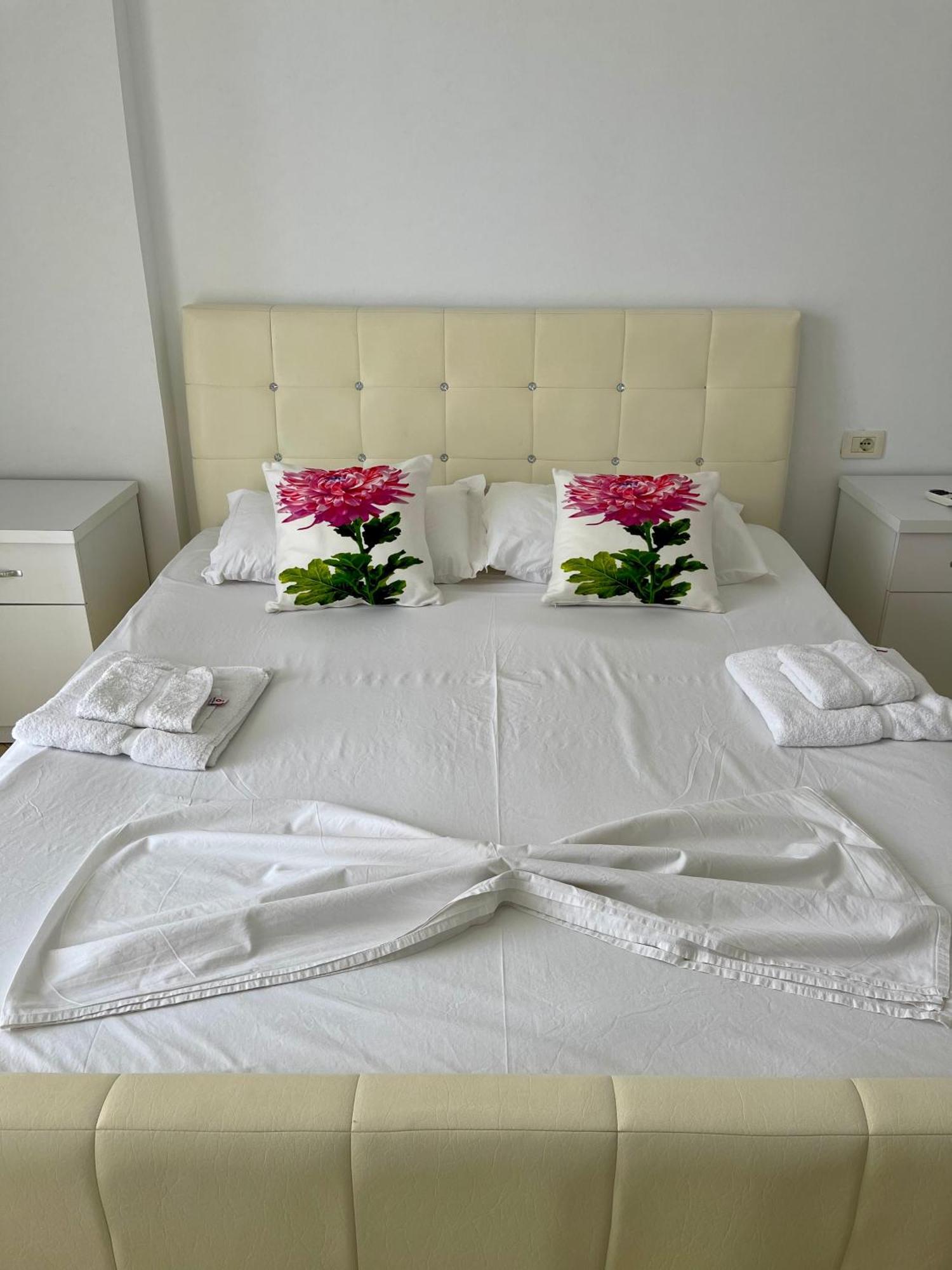 Eleana Apartments Sarande Exterior photo